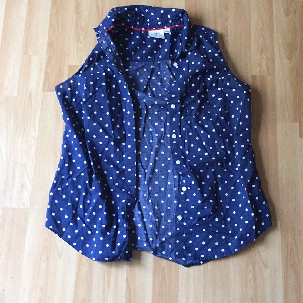 Sleeveless Dotted Shirt